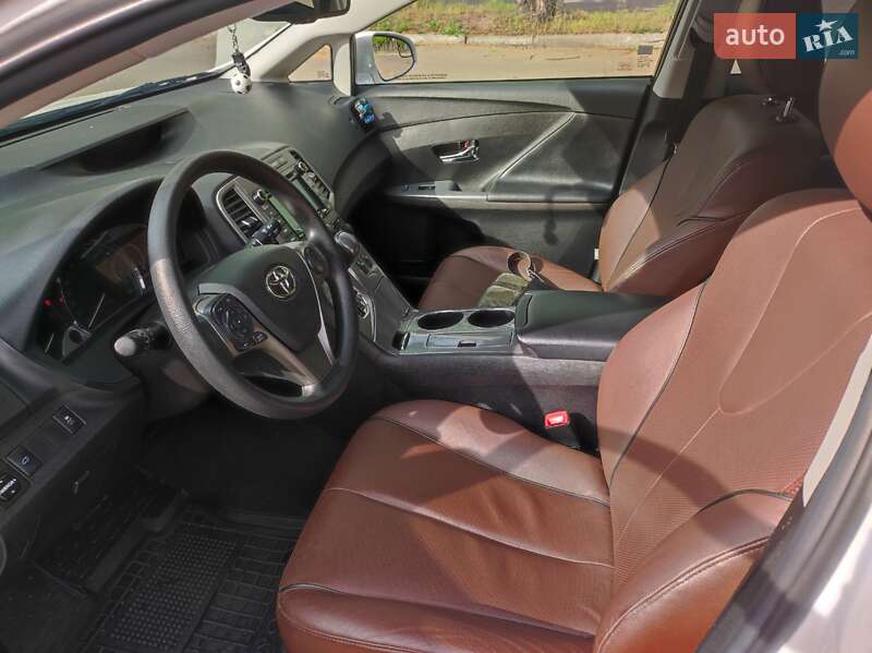 Внедорожник / Кроссовер Toyota Venza 2016 в Черкассах