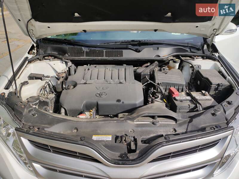 Внедорожник / Кроссовер Toyota Venza 2016 в Черкассах