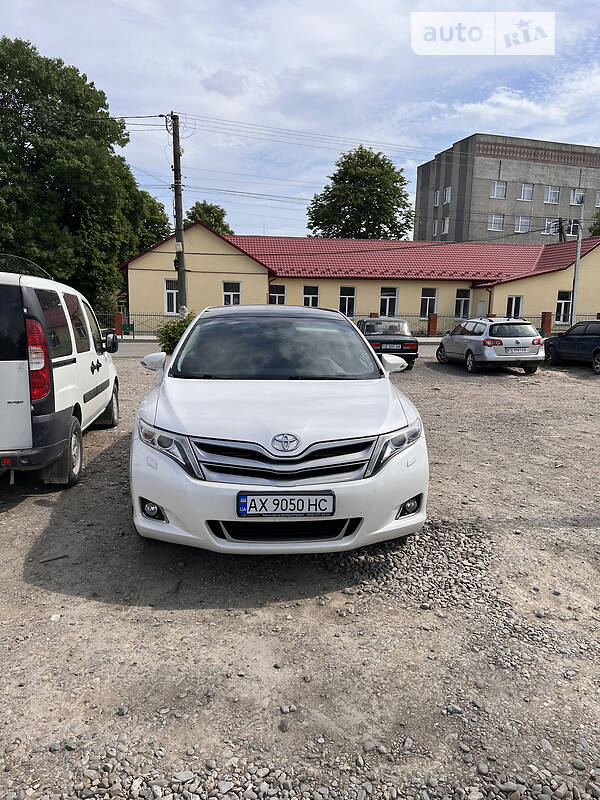 Внедорожник / Кроссовер Toyota Venza 2013 в Буче