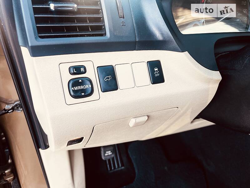 Внедорожник / Кроссовер Toyota Venza 2011 в Дубно