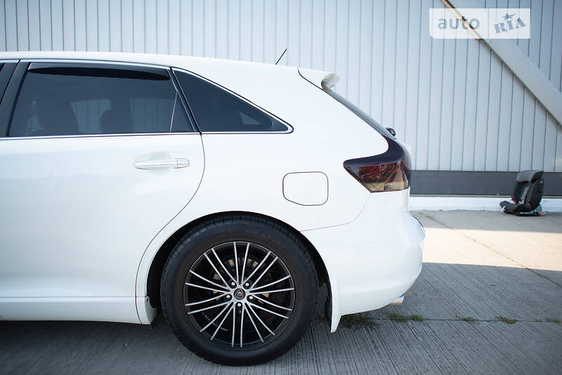 Універсал Toyota Venza 2013 в Чернівцях