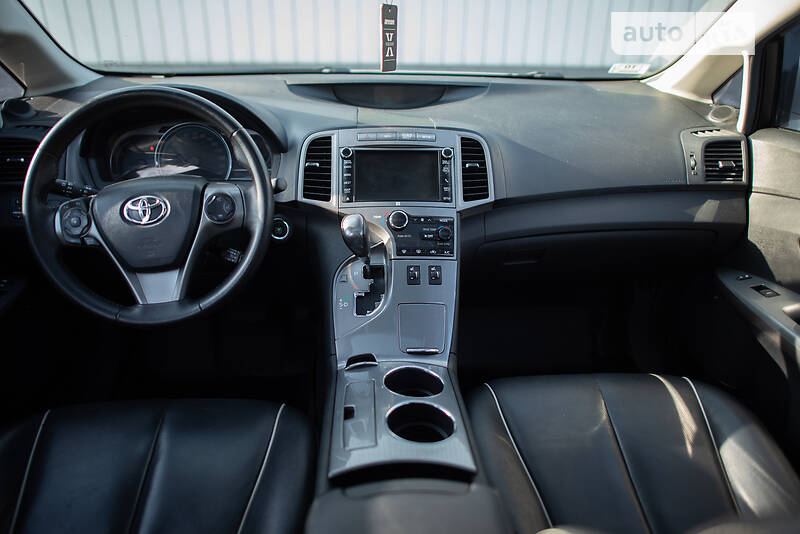Універсал Toyota Venza 2013 в Чернівцях