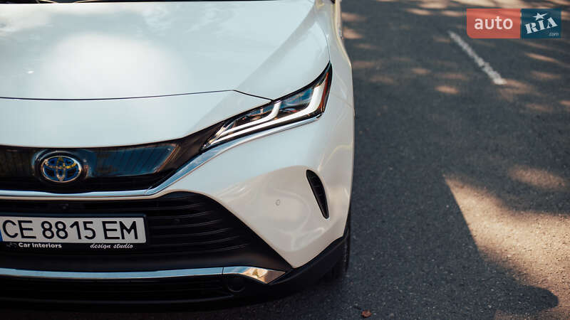 Позашляховик / Кросовер Toyota Venza 2021 в Чернівцях