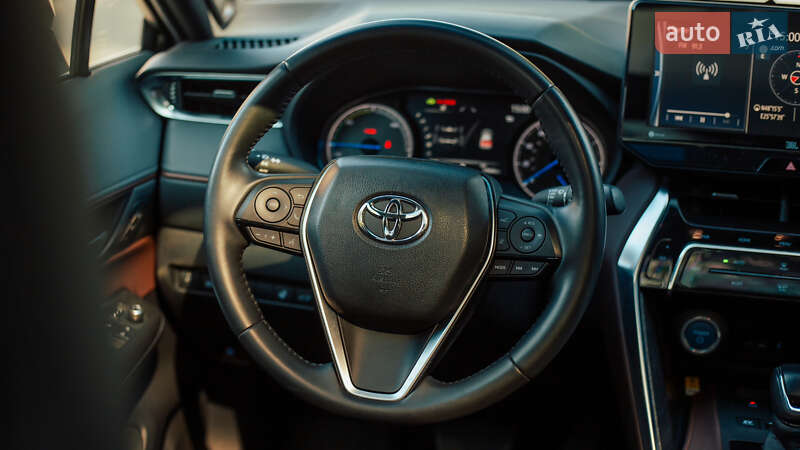 Позашляховик / Кросовер Toyota Venza 2021 в Чернівцях