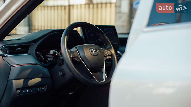 Позашляховик / Кросовер Toyota Venza 2021 в Чернівцях