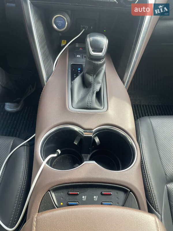 Внедорожник / Кроссовер Toyota Venza 2021 в Львове