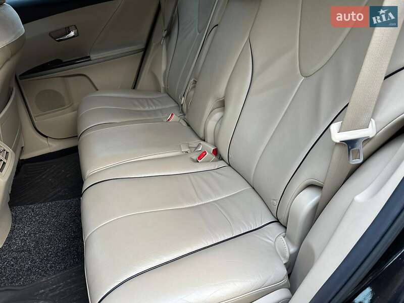 Позашляховик / Кросовер Toyota Venza 2013 в Києві