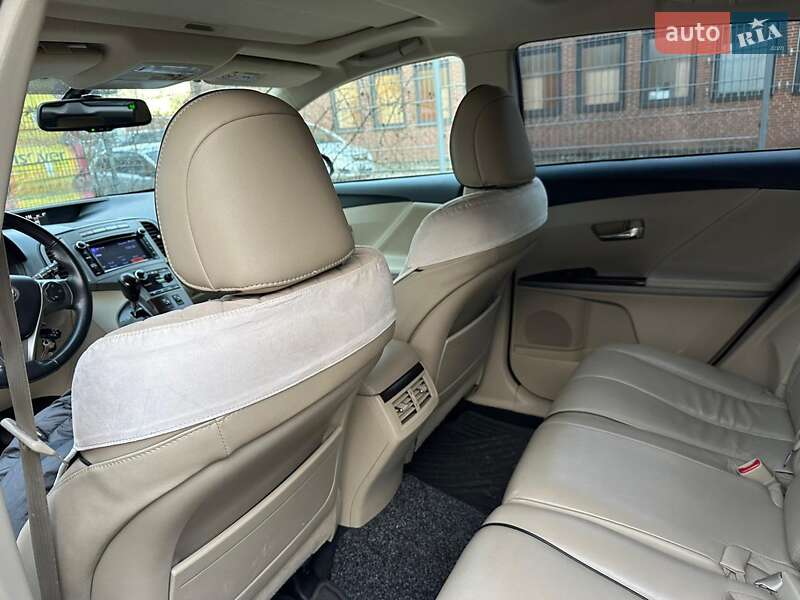 Позашляховик / Кросовер Toyota Venza 2013 в Києві