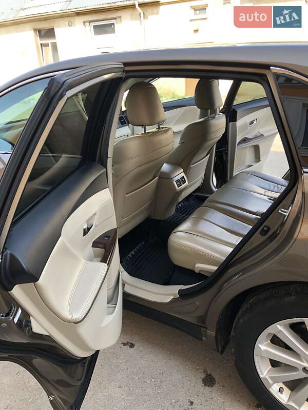 Позашляховик / Кросовер Toyota Venza 2011 в Миколаєві