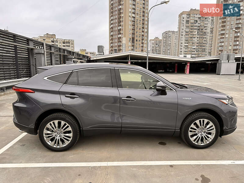 Позашляховик / Кросовер Toyota Venza 2021 в Києві