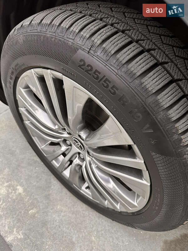 Позашляховик / Кросовер Toyota Venza 2021 в Києві