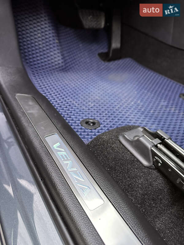 Позашляховик / Кросовер Toyota Venza 2021 в Києві