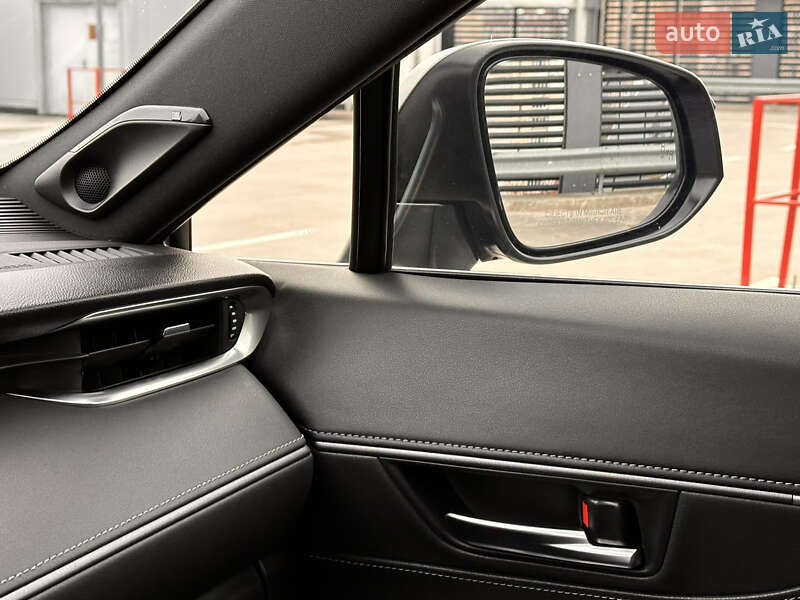 Позашляховик / Кросовер Toyota Venza 2021 в Києві