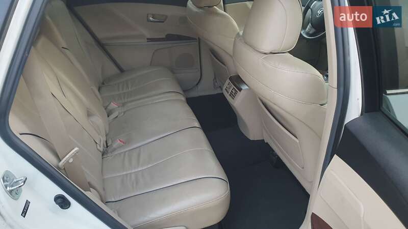 Внедорожник / Кроссовер Toyota Venza 2011 в Черкассах