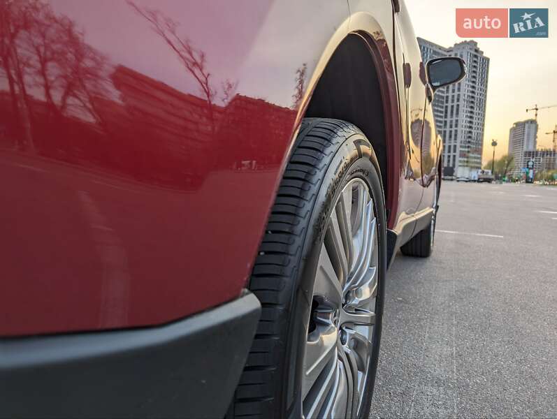 Внедорожник / Кроссовер Toyota Venza 2021 в Киеве