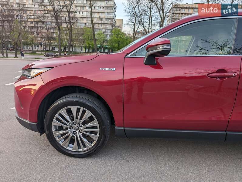 Внедорожник / Кроссовер Toyota Venza 2021 в Киеве