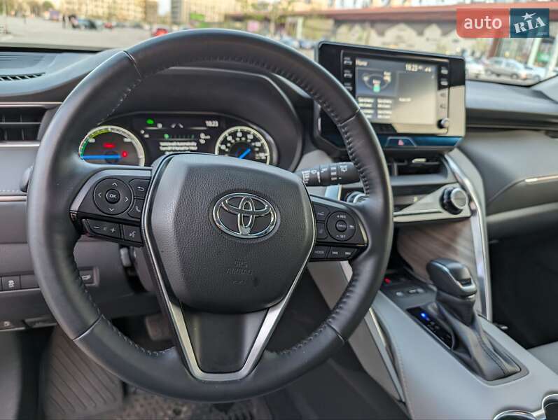 Внедорожник / Кроссовер Toyota Venza 2021 в Киеве