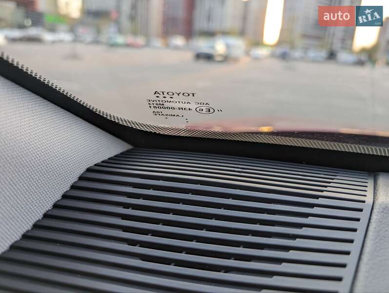 Внедорожник / Кроссовер Toyota Venza 2021 в Киеве