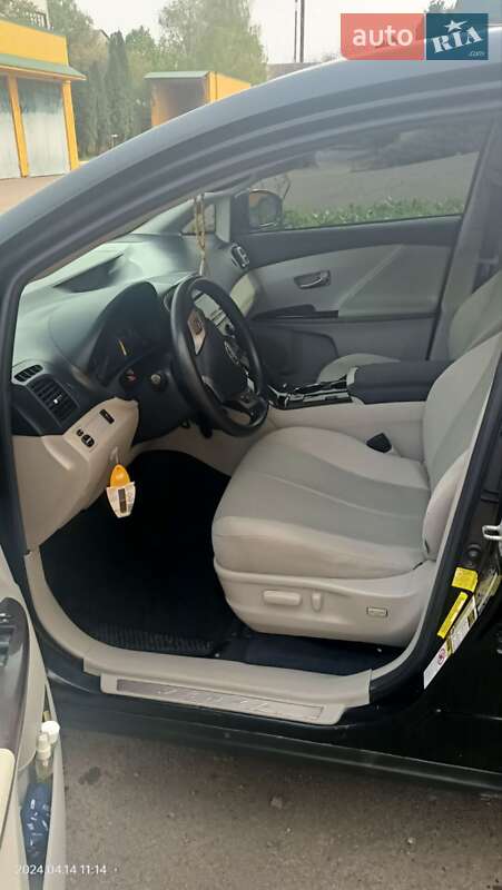 Позашляховик / Кросовер Toyota Venza 2012 в Рівному