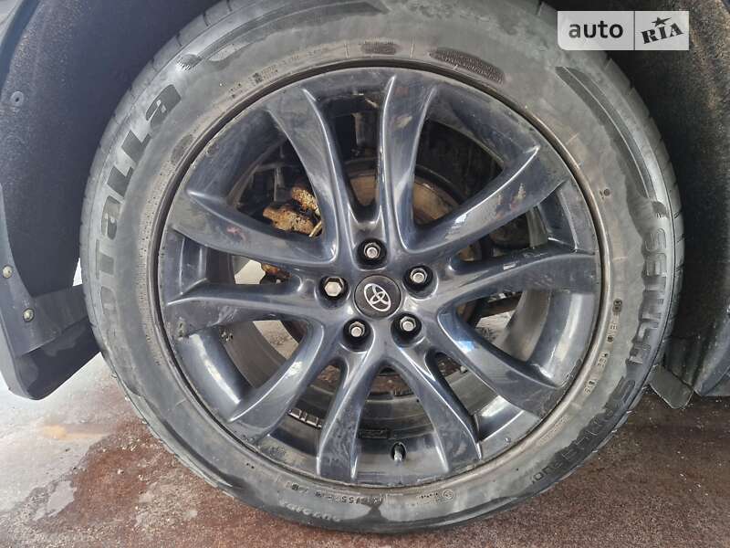 Позашляховик / Кросовер Toyota Venza 2013 в Бориславі