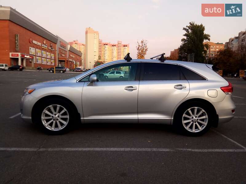 Позашляховик / Кросовер Toyota Venza 2011 в Києві