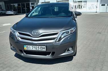 Позашляховик / Кросовер Toyota Venza 2013 в Києві