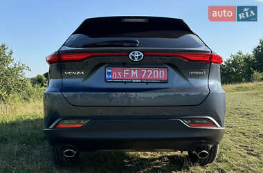 Позашляховик / Кросовер Toyota Venza 2022 в Луцьку