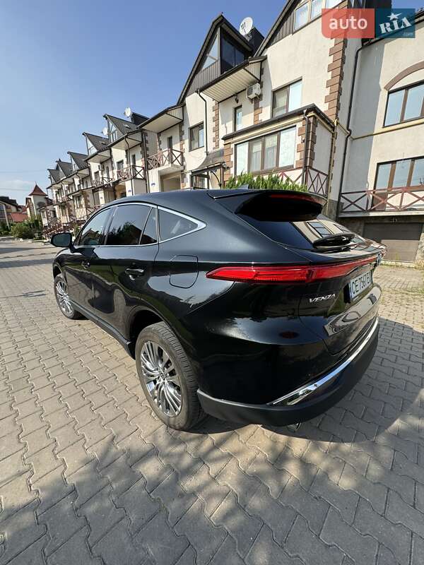 Позашляховик / Кросовер Toyota Venza 2021 в Чернівцях