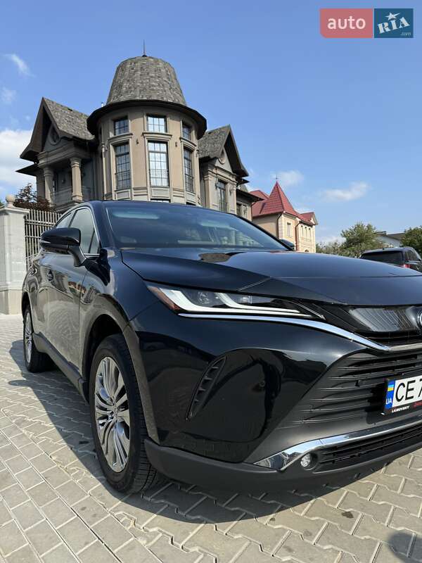 Позашляховик / Кросовер Toyota Venza 2021 в Чернівцях