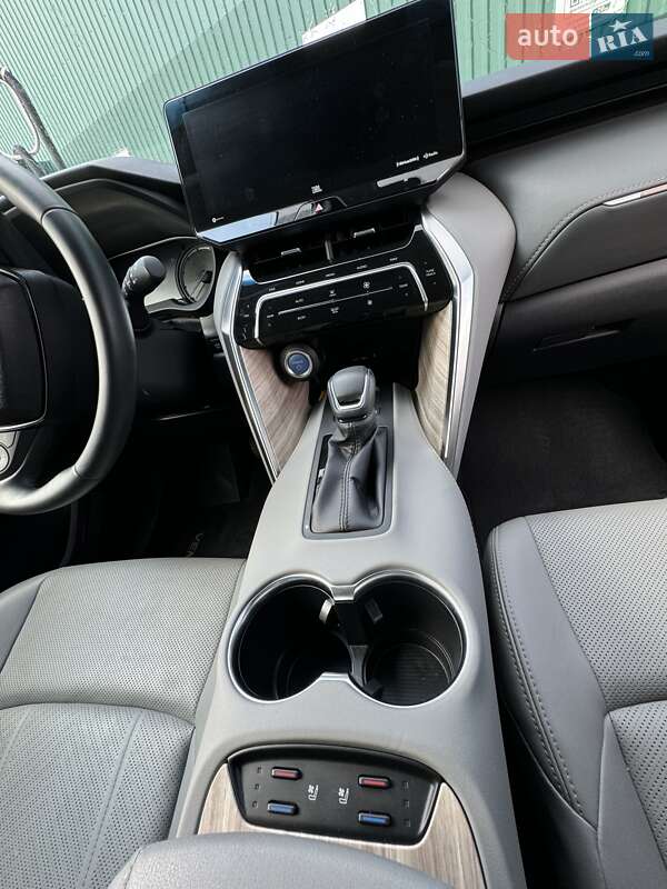 Позашляховик / Кросовер Toyota Venza 2021 в Чернівцях