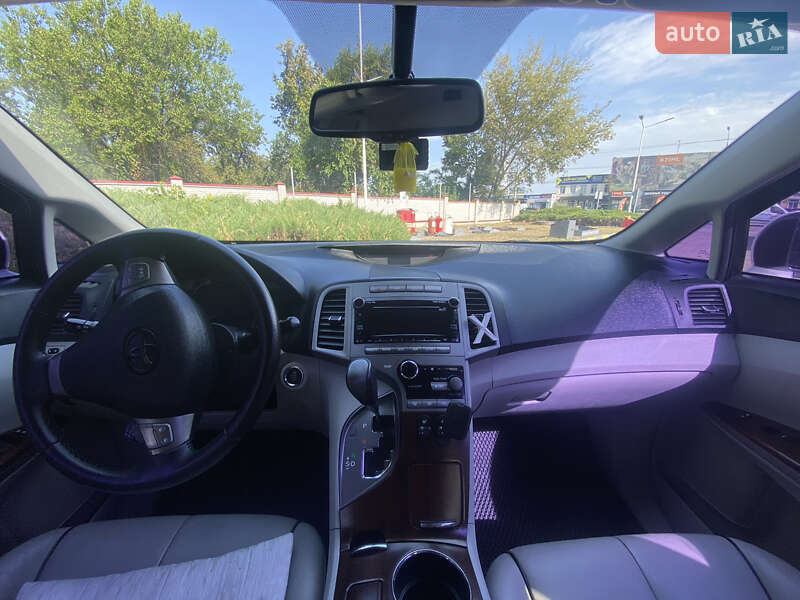 Внедорожник / Кроссовер Toyota Venza 2010 в Черкассах