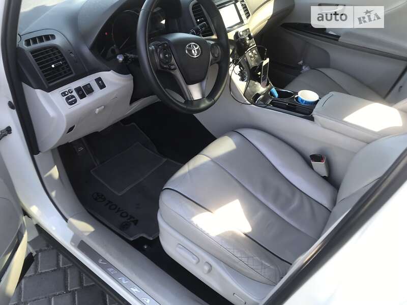 Внедорожник / Кроссовер Toyota Venza 2014 в Кропивницком