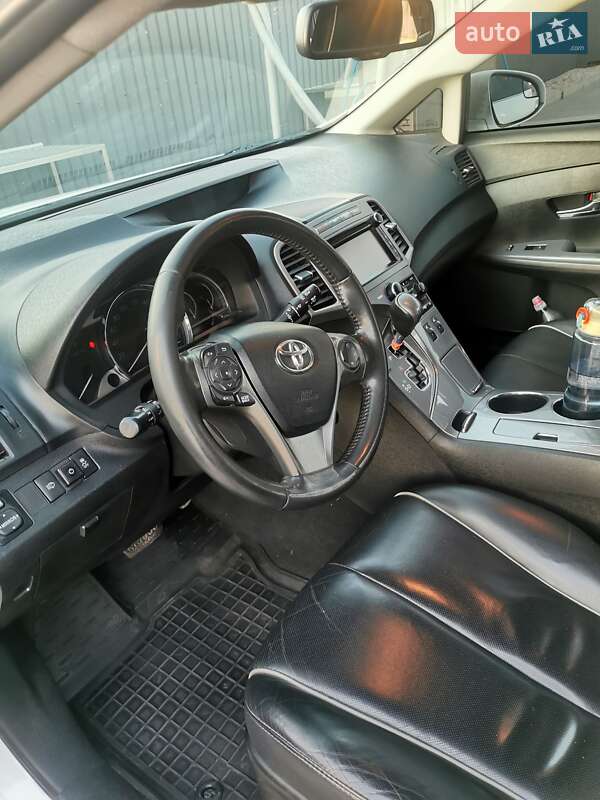 Позашляховик / Кросовер Toyota Venza 2013 в Дніпрі