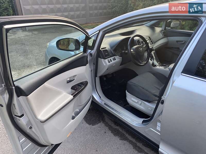 Внедорожник / Кроссовер Toyota Venza 2010 в Конотопе