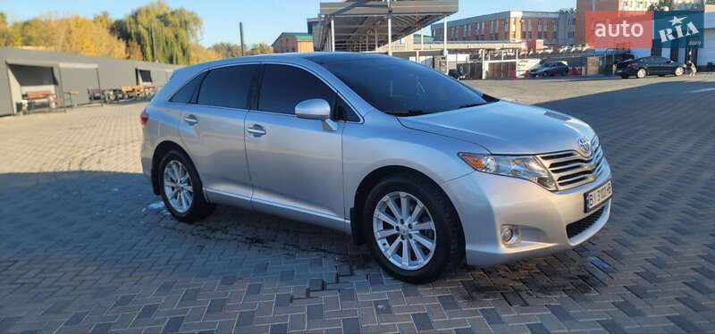 Позашляховик / Кросовер Toyota Venza 2010 в Полтаві
