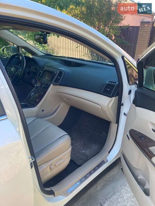 Позашляховик / Кросовер Toyota Venza 2013 в Запоріжжі