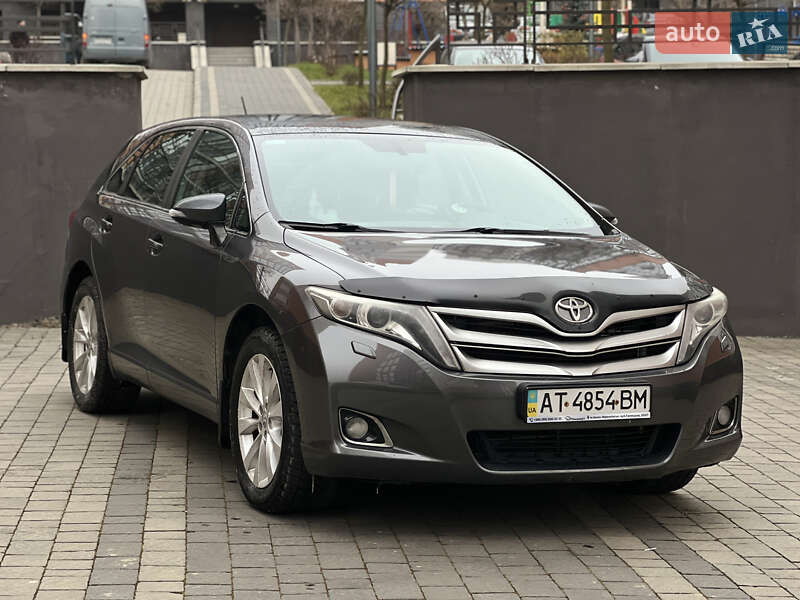 Позашляховик / Кросовер Toyota Venza 2014 в Івано-Франківську