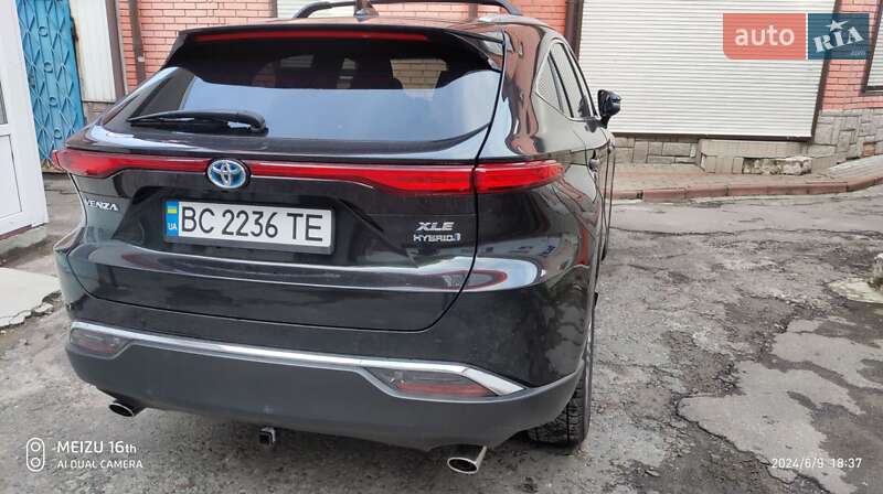 Позашляховик / Кросовер Toyota Venza 2022 в Львові