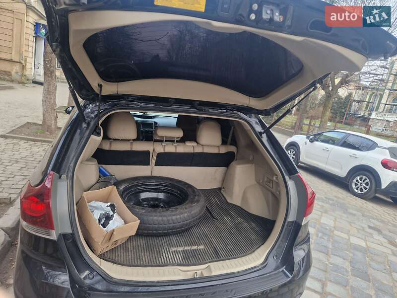 Позашляховик / Кросовер Toyota Venza 2013 в Бориславі