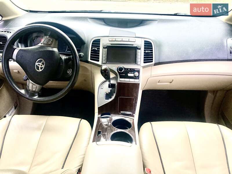 Позашляховик / Кросовер Toyota Venza 2011 в Сумах