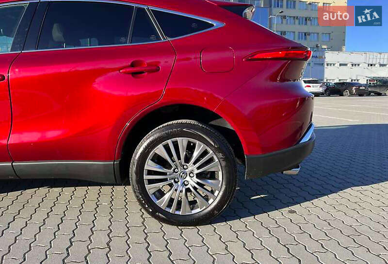 Позашляховик / Кросовер Toyota Venza 2021 в Львові