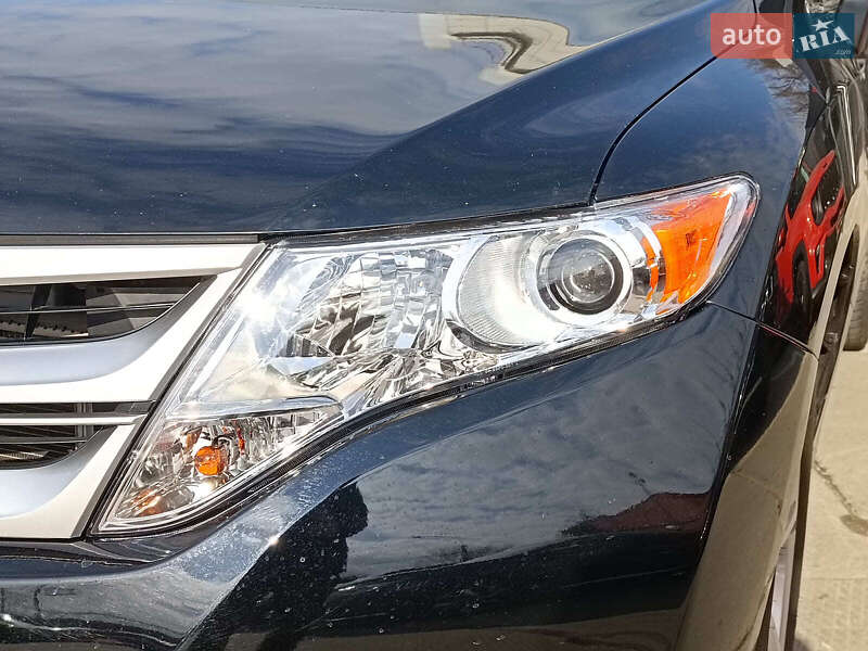 Позашляховик / Кросовер Toyota Venza 2015 в Харкові
