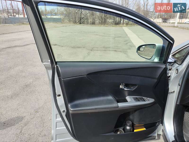 Внедорожник / Кроссовер Toyota Venza 2015 в Днепре фото 10 Внедорожник / Кроссовер Toyota Venza 2015 в Днепре