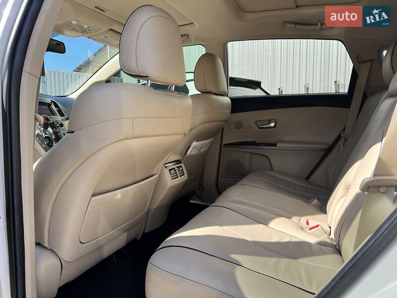 Позашляховик / Кросовер Toyota Venza 2013 в Києві