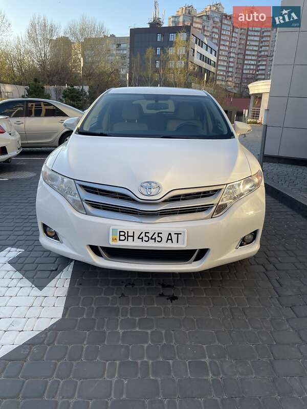 Позашляховик / Кросовер Toyota Venza 2013 в Києві