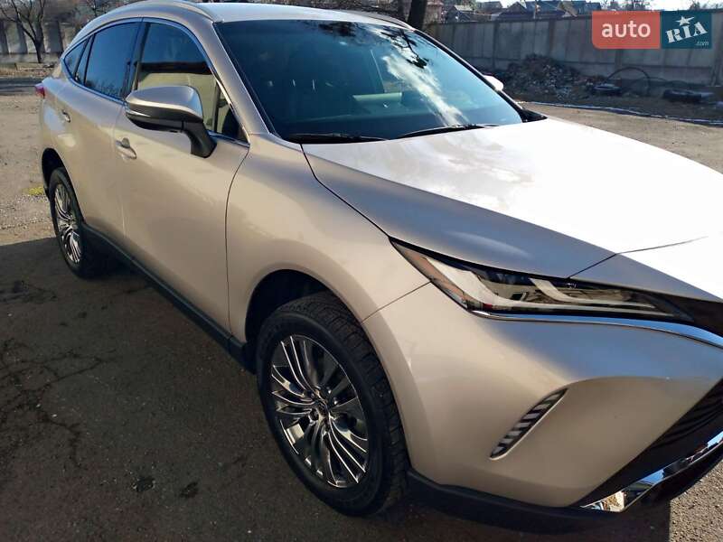 Позашляховик / Кросовер Toyota Venza 2022 в Львові