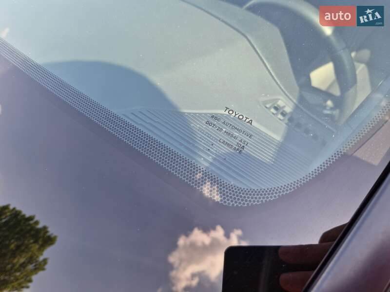 Позашляховик / Кросовер Toyota Venza 2021 в Дніпрі