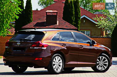 Позашляховик / Кросовер Toyota Venza 2014 в 