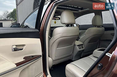 Позашляховик / Кросовер Toyota Venza 2014 в 