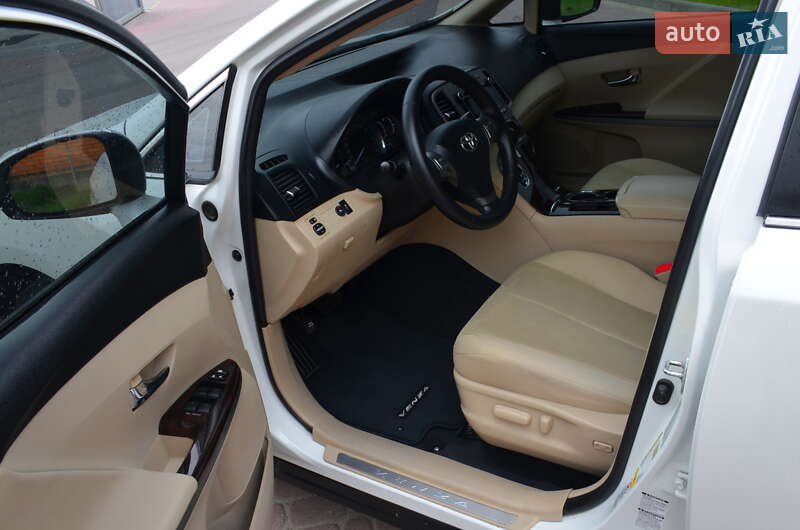 Позашляховик / Кросовер Toyota Venza 2012 в Дніпрі